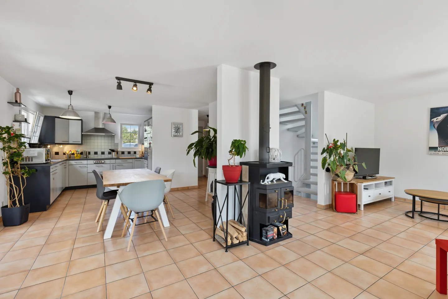 Superb individual property with beautiful unobstructed view - Photo 2 of 12