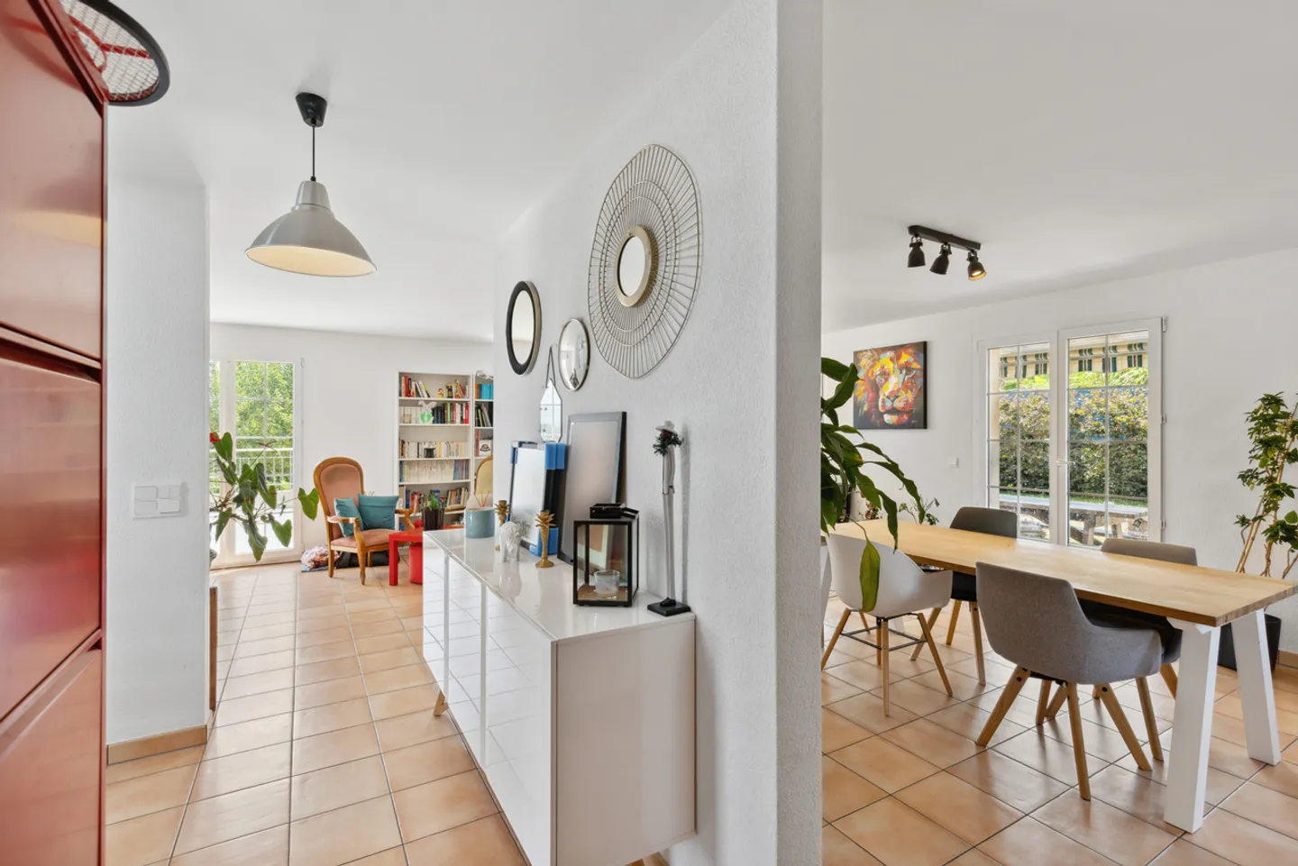 Superb individual property with beautiful unobstructed view - Photo 5 of 12