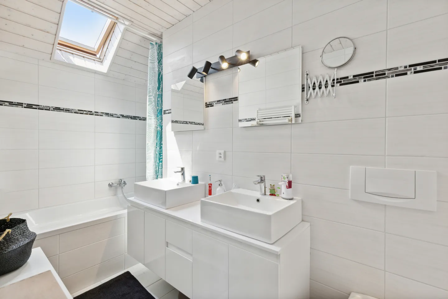 Superb individual property with beautiful unobstructed view - Photo 8 of 12