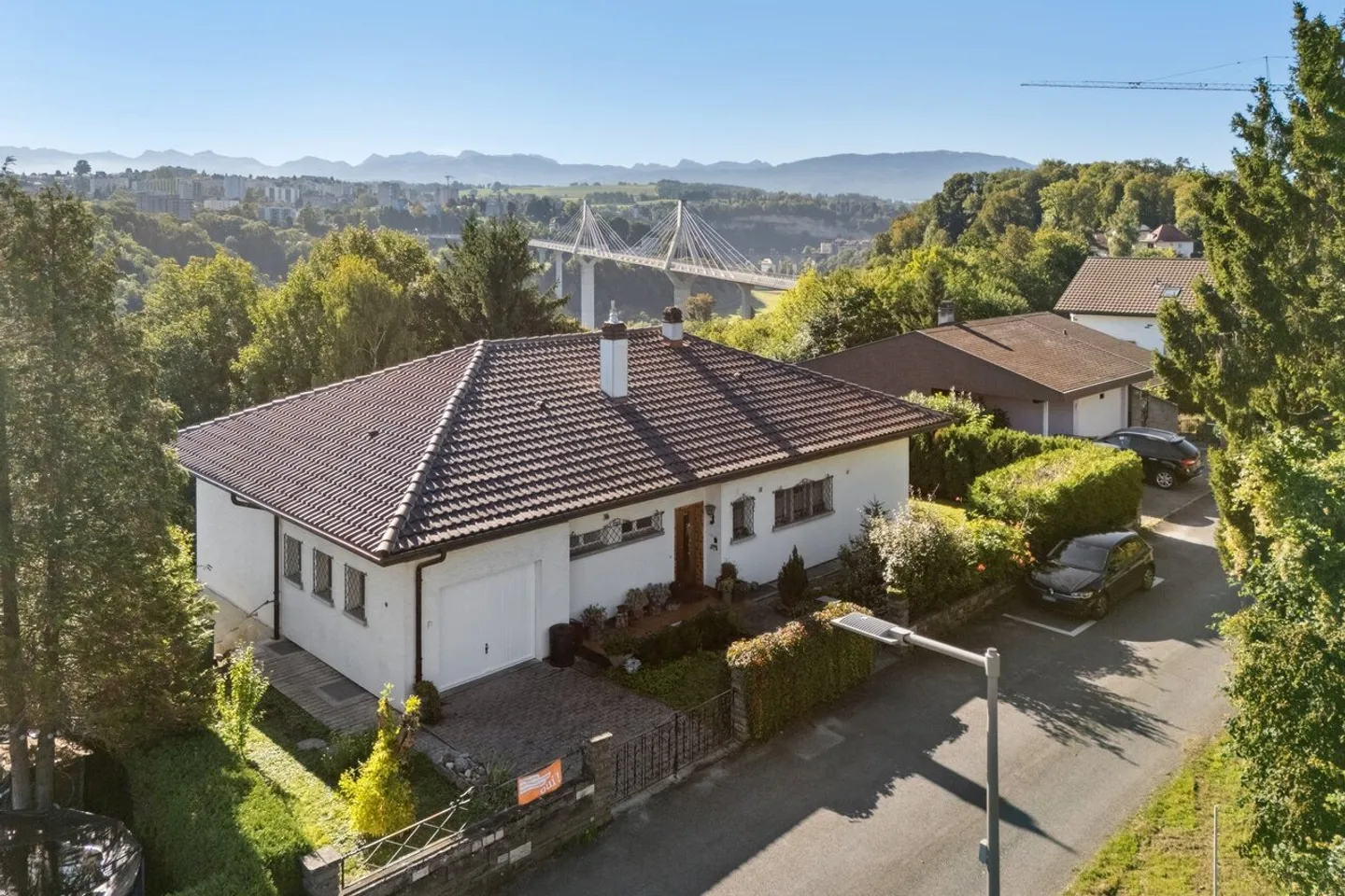 Villa in Fribourg mit atemberaubendem Blick auf die Sarine und die Natur - Foto 1 von 13