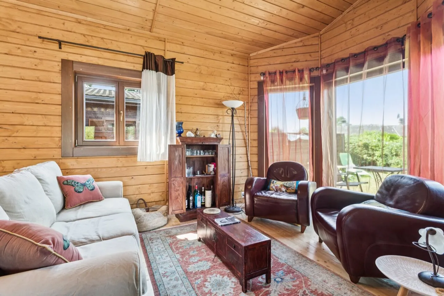 Nuova casa in legno massello a 50m dal lago di Neuchâtel - Foto 9 di 13