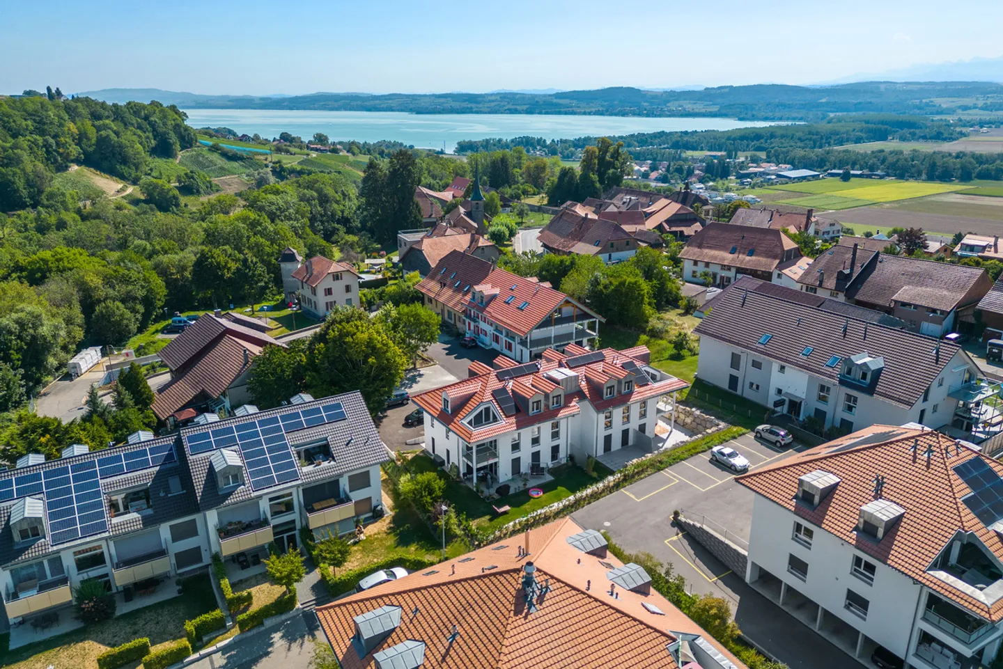 Residence Les Jardins - New construction and renovated farmhouse - Photo 8 of 9