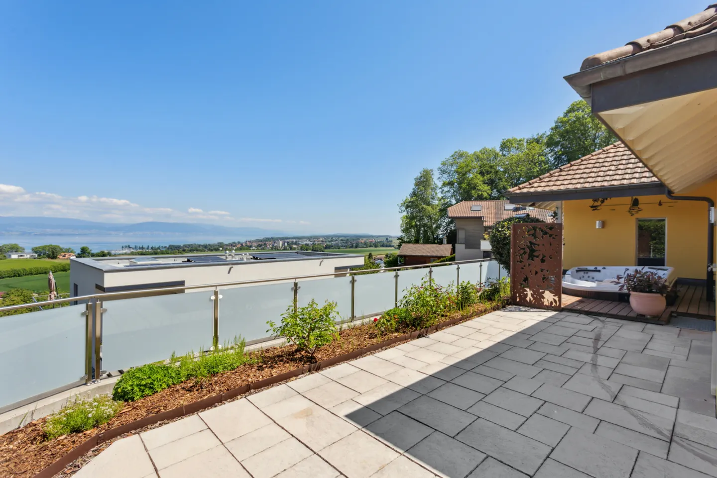 Magnificent detached villa with 7.5 rooms and lake view - Photo 7 of 10
