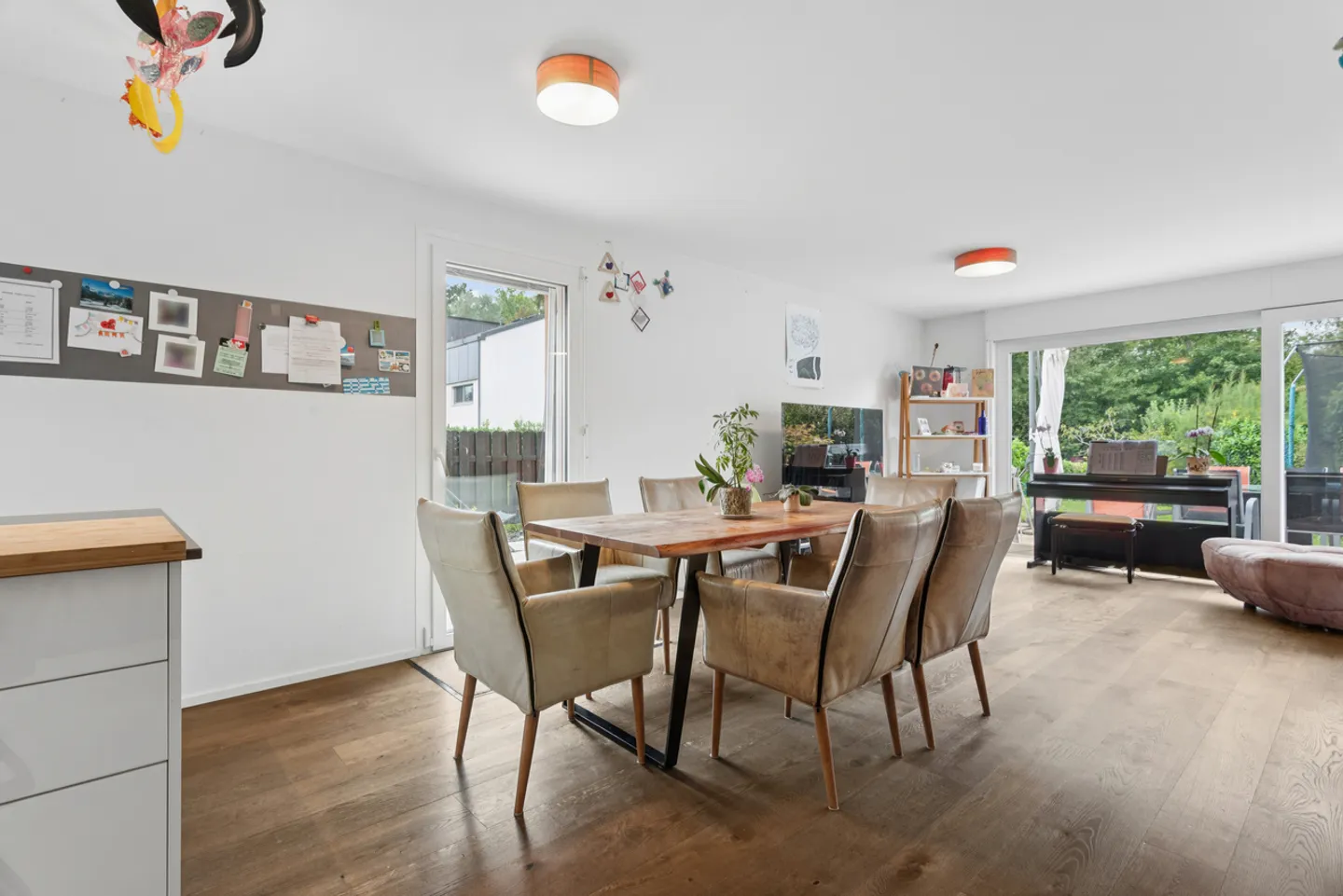 Bella casa indipendente di 5.5 locali vicino al Lago di Neuchâtel - Foto 2 di 11