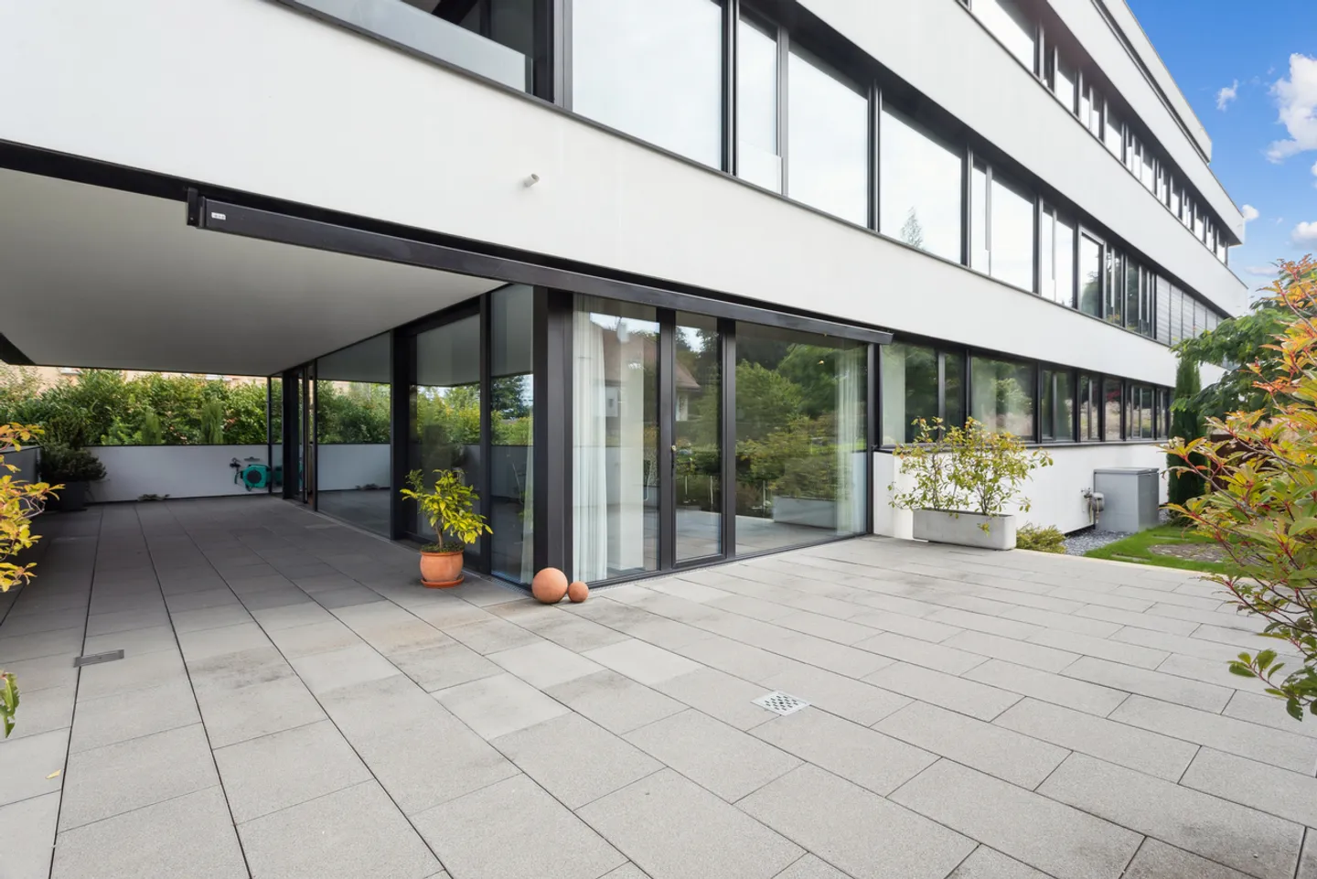Appartamento di 4,5 stanze di alta qualità con giardino e vista lago - Foto 1 di 12
