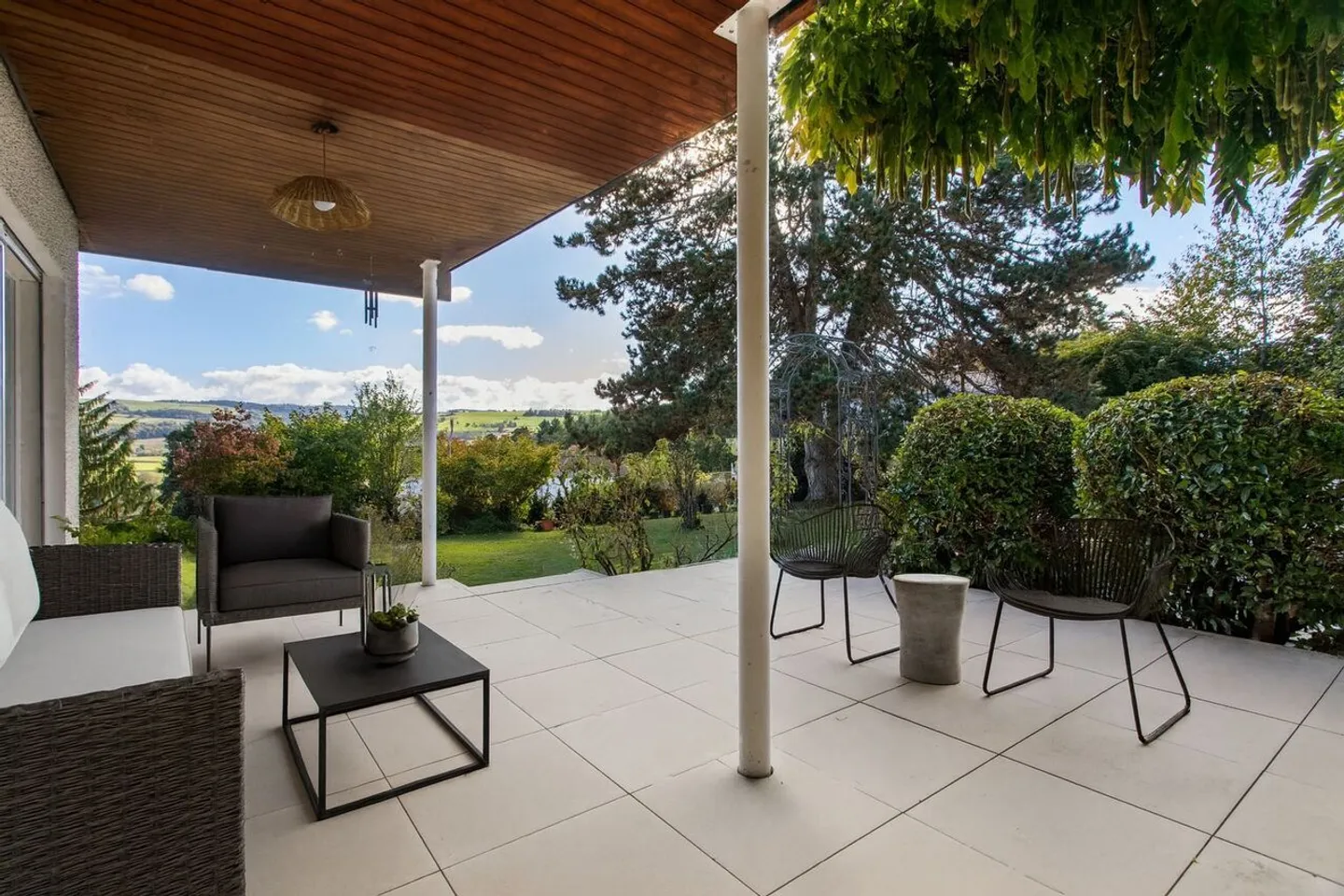 Spacious villa with pool and unobstructed view - Photo 11 of 13