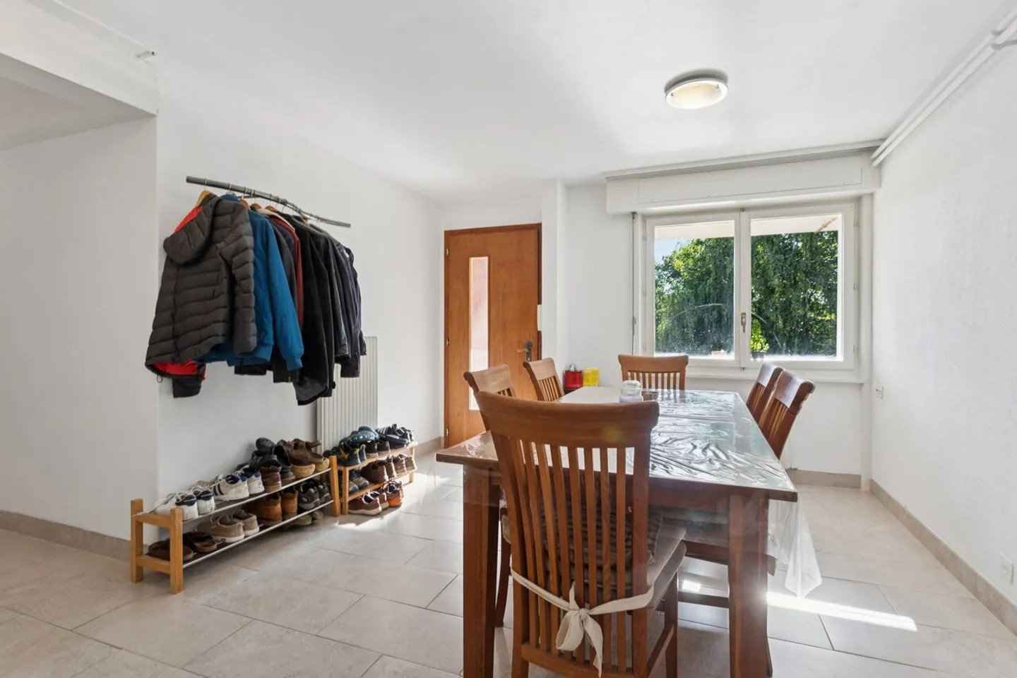 Villa in Fribourg with stunning views of the Sarine and nature - Photo 10 of 13