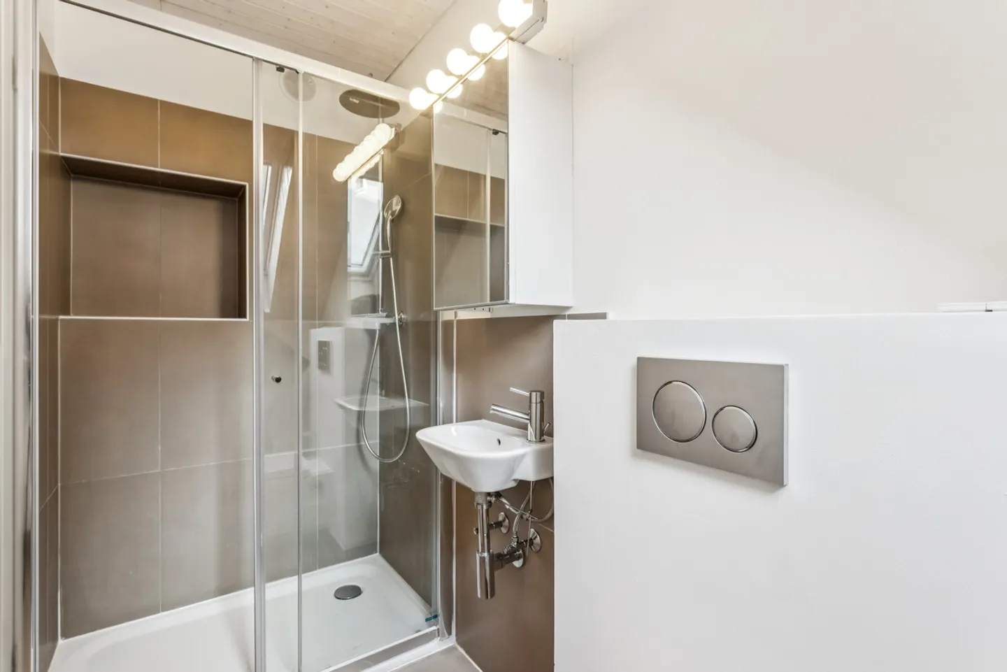 Casa a schiera di 5,5 stanze vicino a tutti i servizi - Foto 9 di 13