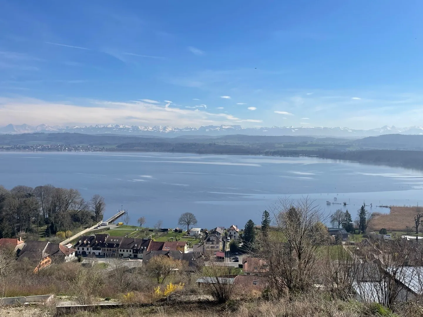 Außergewöhnliche neue Villa mit Panoramablick auf den Murtensee - Foto 9 von 9