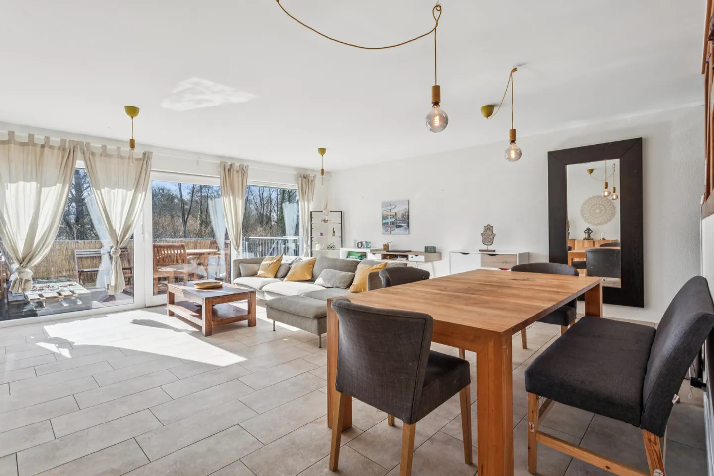 Geräumiges Familienhaus mit 6.5 Zimmern in Estavayer - Foto 1 von 13