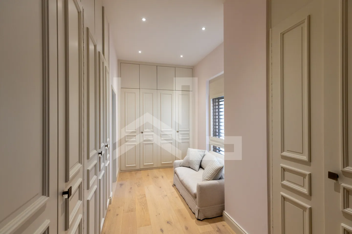 Large quiet property - Discreet and 4000m2 park - Photo 9 of 13