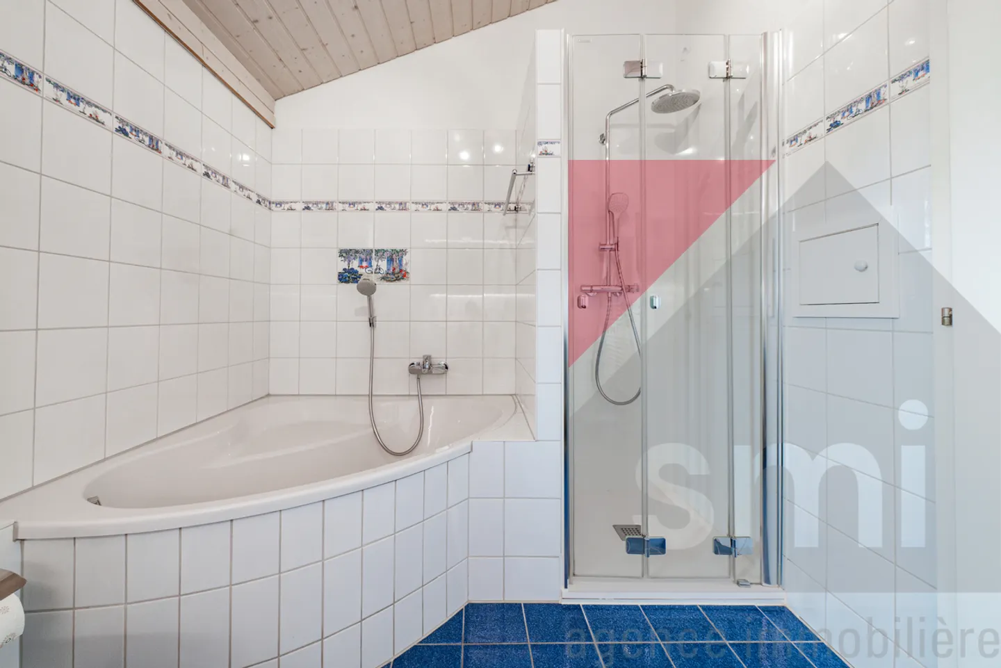 Herzstück in Avry-sur-Matran individuelle Villa mit beheiztem Pool - Foto 13 von 13