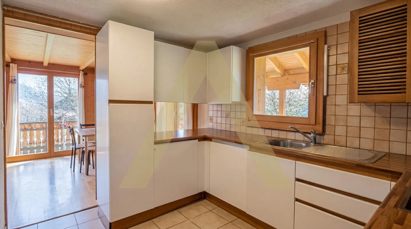 Chalet with independent studio in the heart of Ayent - Photo 3 of 10