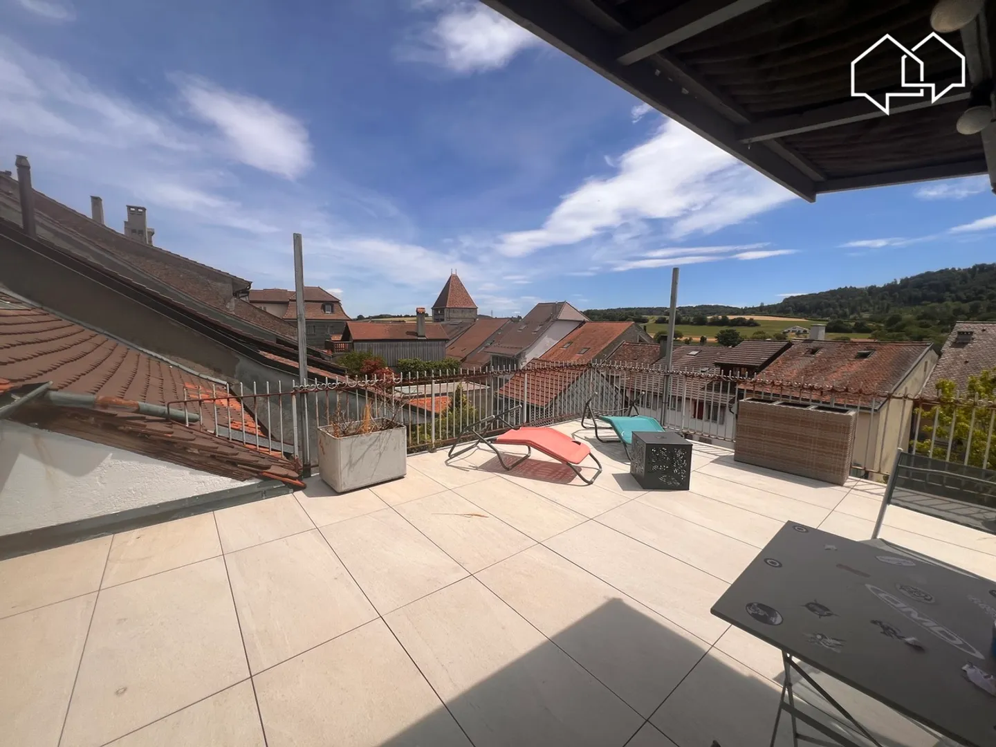 Spacieux appartement dans les combles avec terrasse - Foto 8 von 13