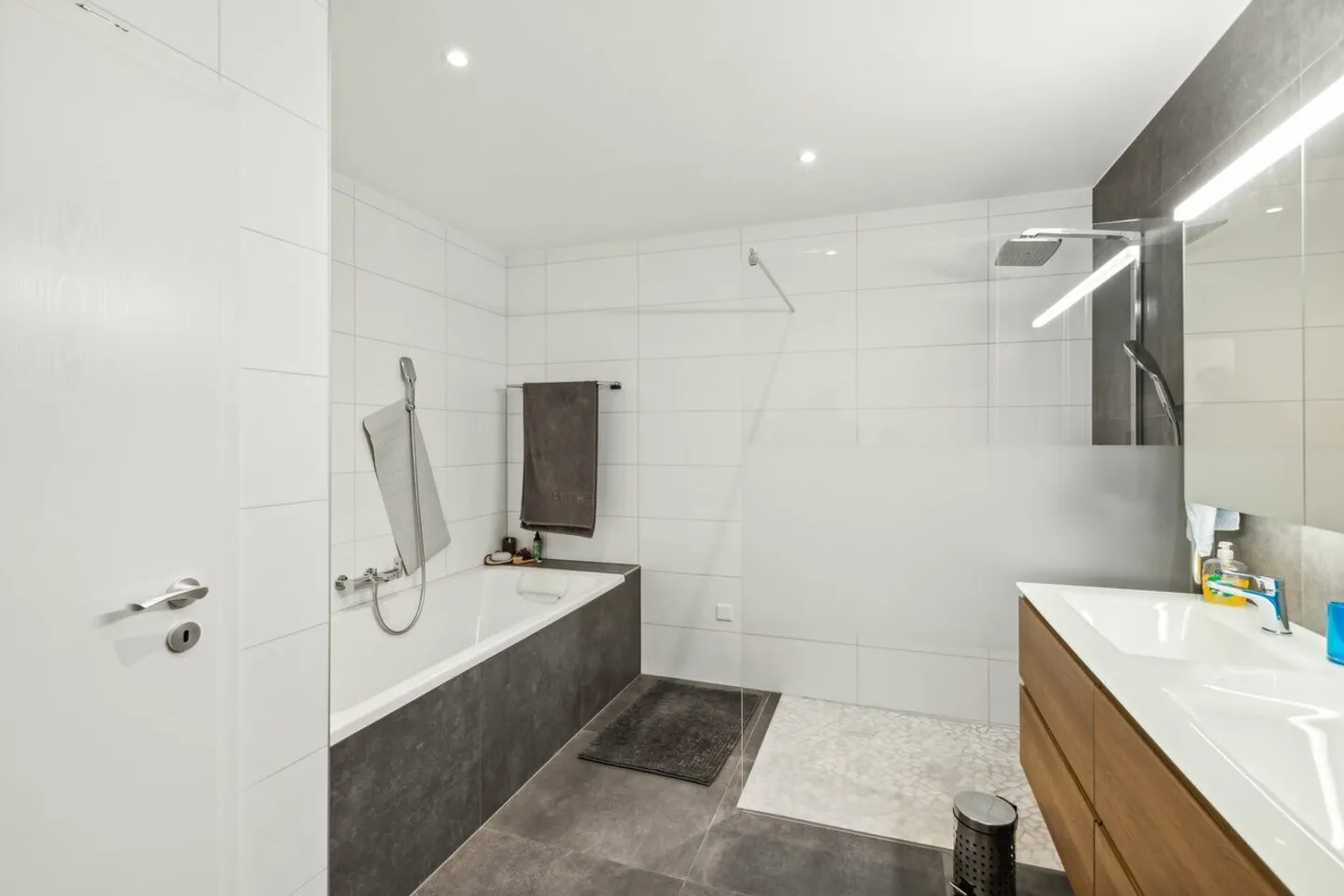 Wunderschöner renovierter Stall mit 3 Wohnungen! - Foto 5 von 6