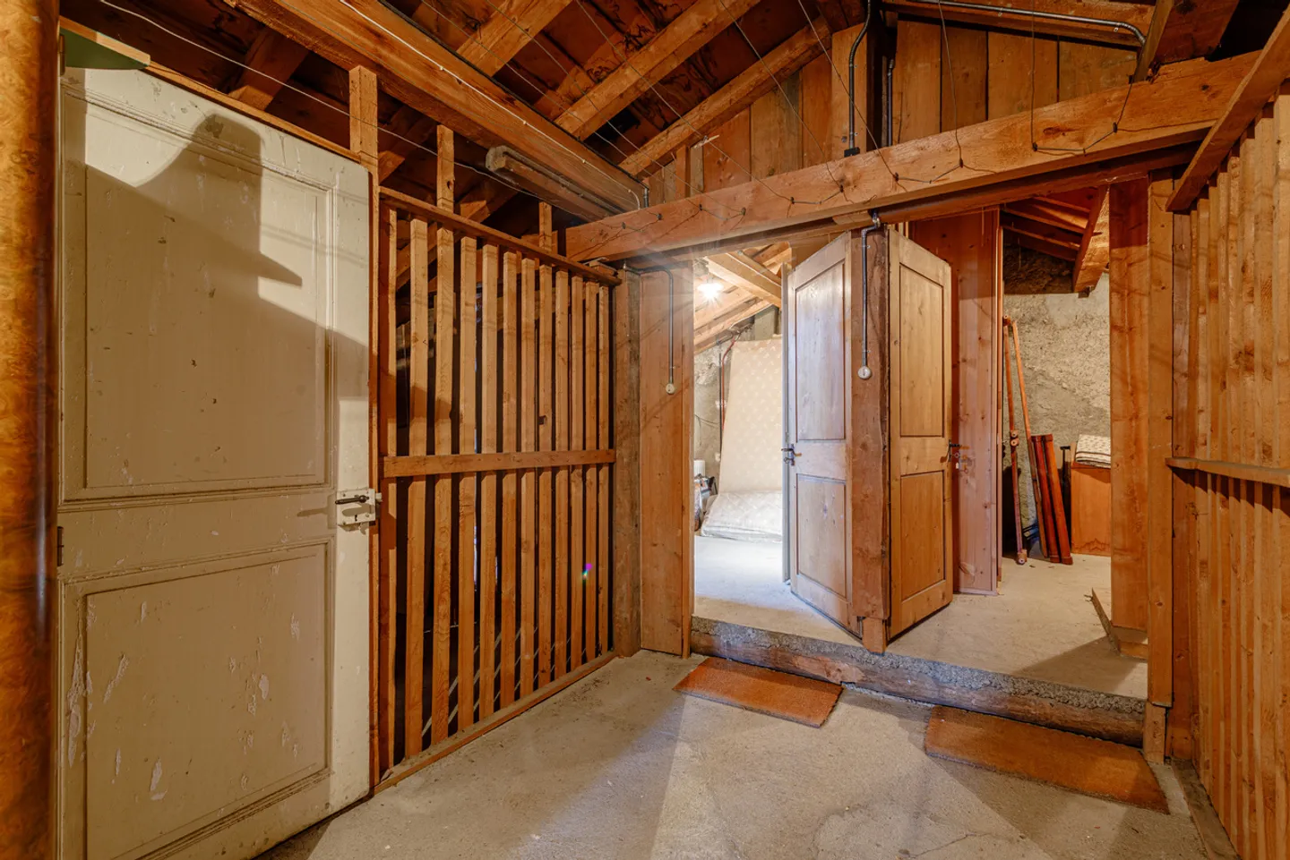 Building with 3 large apartments offering multiple possibilities! - Photo 12 of 13
