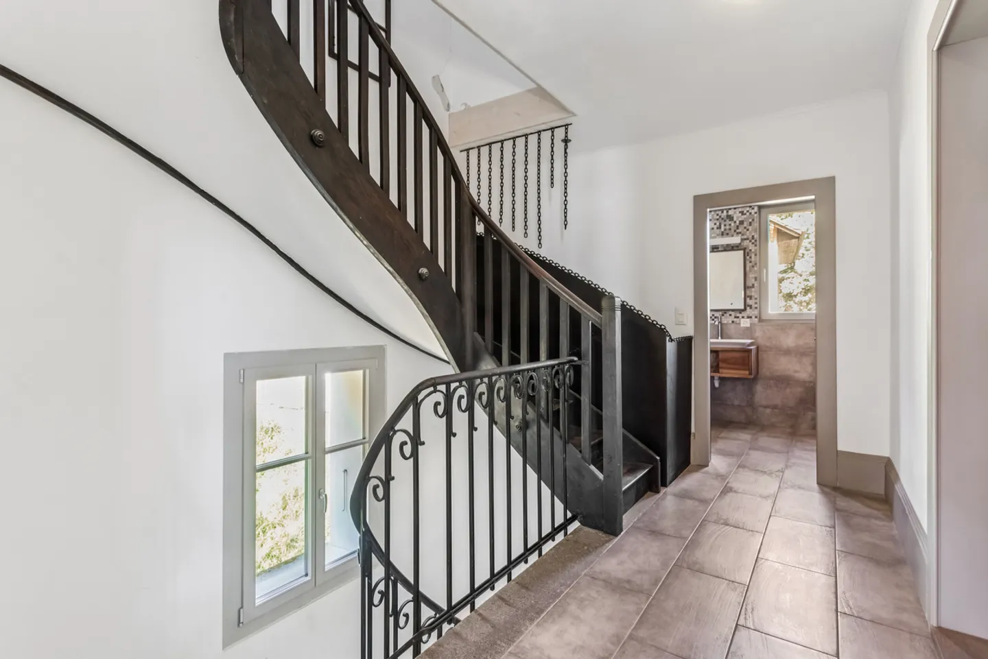 Maison individuelle 6.5 pièces rénovée avec soin - Photo 4 sur 13