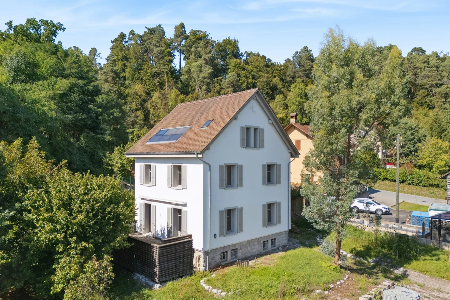 Maison individuelle 6.5 pièces rénovée avec soin - Photo 1 sur 13