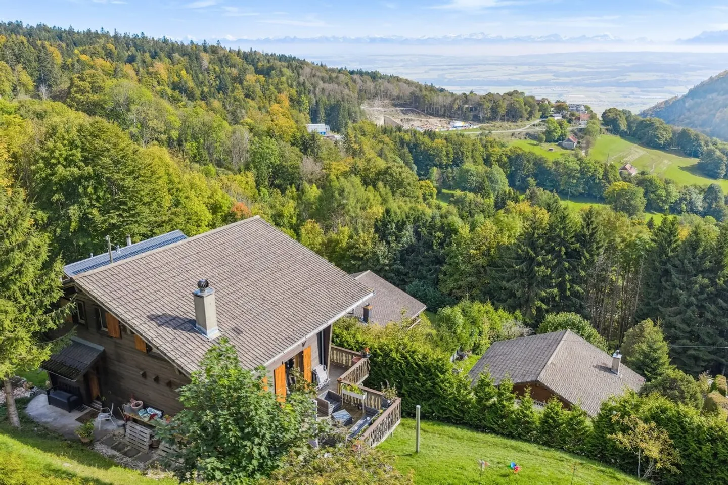 Einladendes Chalet mit Panoramablick auf die Ebene und die Alpen - Foto 11 von 13
