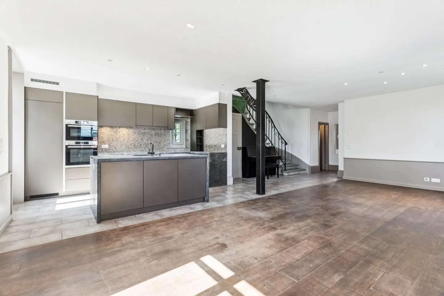 Maison individuelle 6.5 pièces rénovée avec soin - Photo 2 sur 13