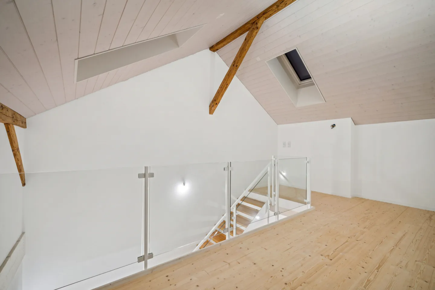 New 4.5-room apartment with loggia in the heart of Penthalaz - Photo 11 of 12