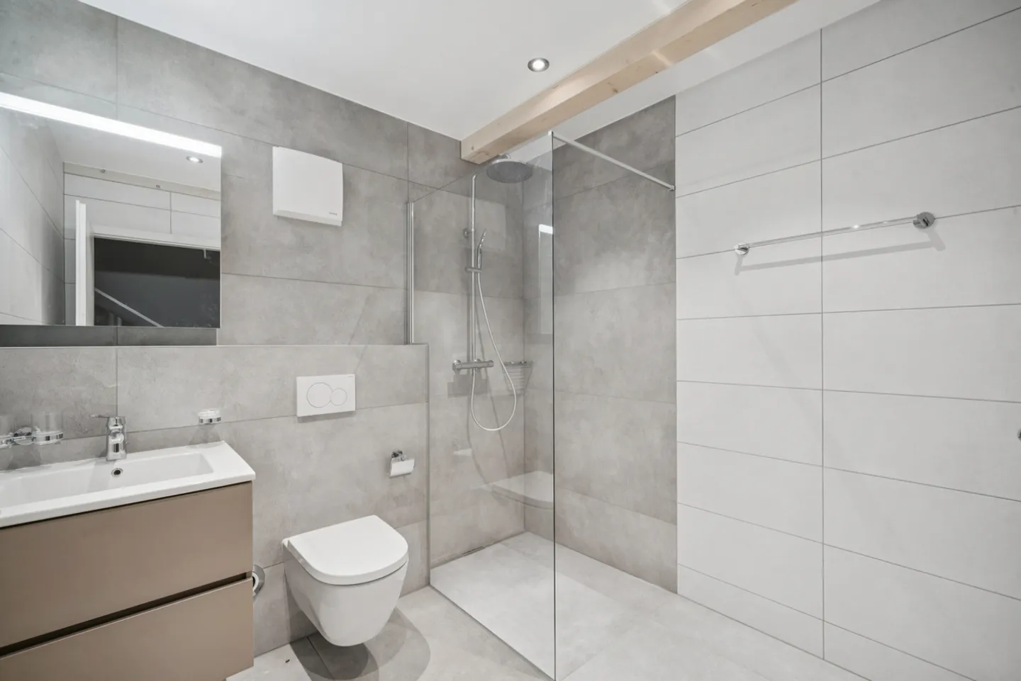 New 4.5-room apartment with loggia in the heart of Penthalaz - Photo 10 of 12