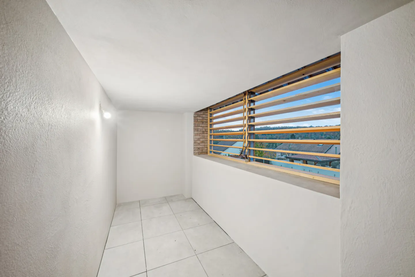 New 4.5-room apartment with loggia in the heart of Penthalaz - Photo 5 of 12