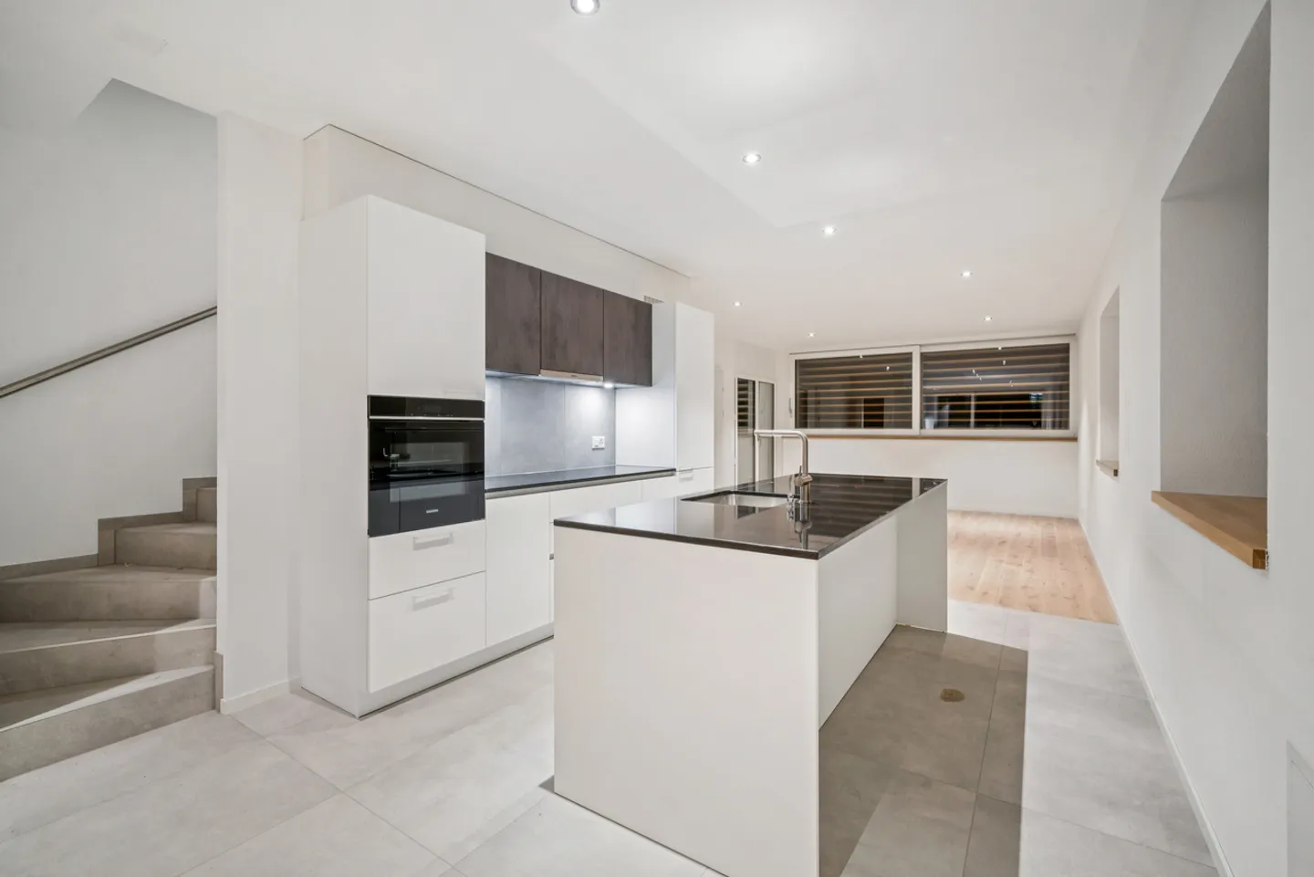 New 4.5-room apartment with loggia in the heart of Penthalaz - Photo 1 of 12