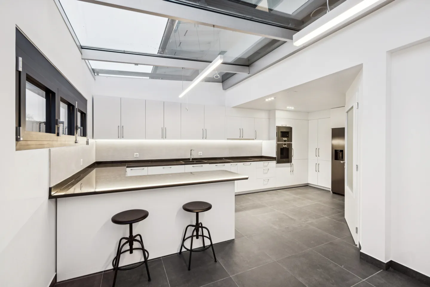 Villa eccezionale di 8,5 locali, vista lago e Alpi, 9 posti auto sotterranei - Foto 7 di 13