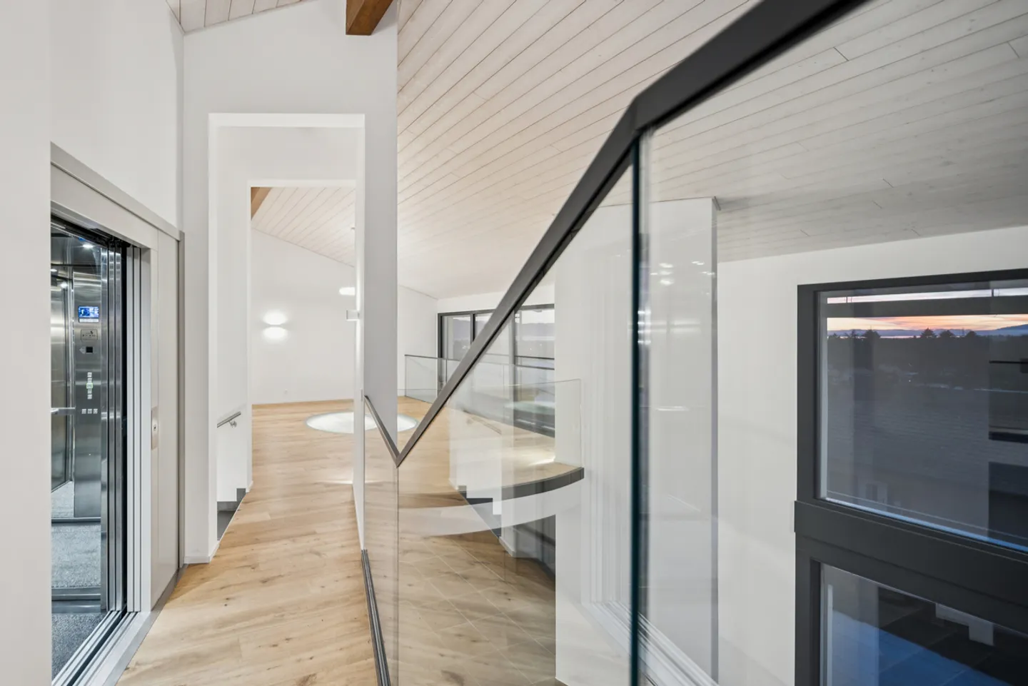 Villa eccezionale di 8,5 locali, vista lago e Alpi, 9 posti auto sotterranei - Foto 5 di 13