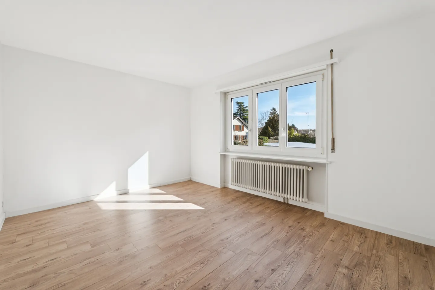 Maison Charmante avec Potentiel d'Investissement - Photo 7 sur 13