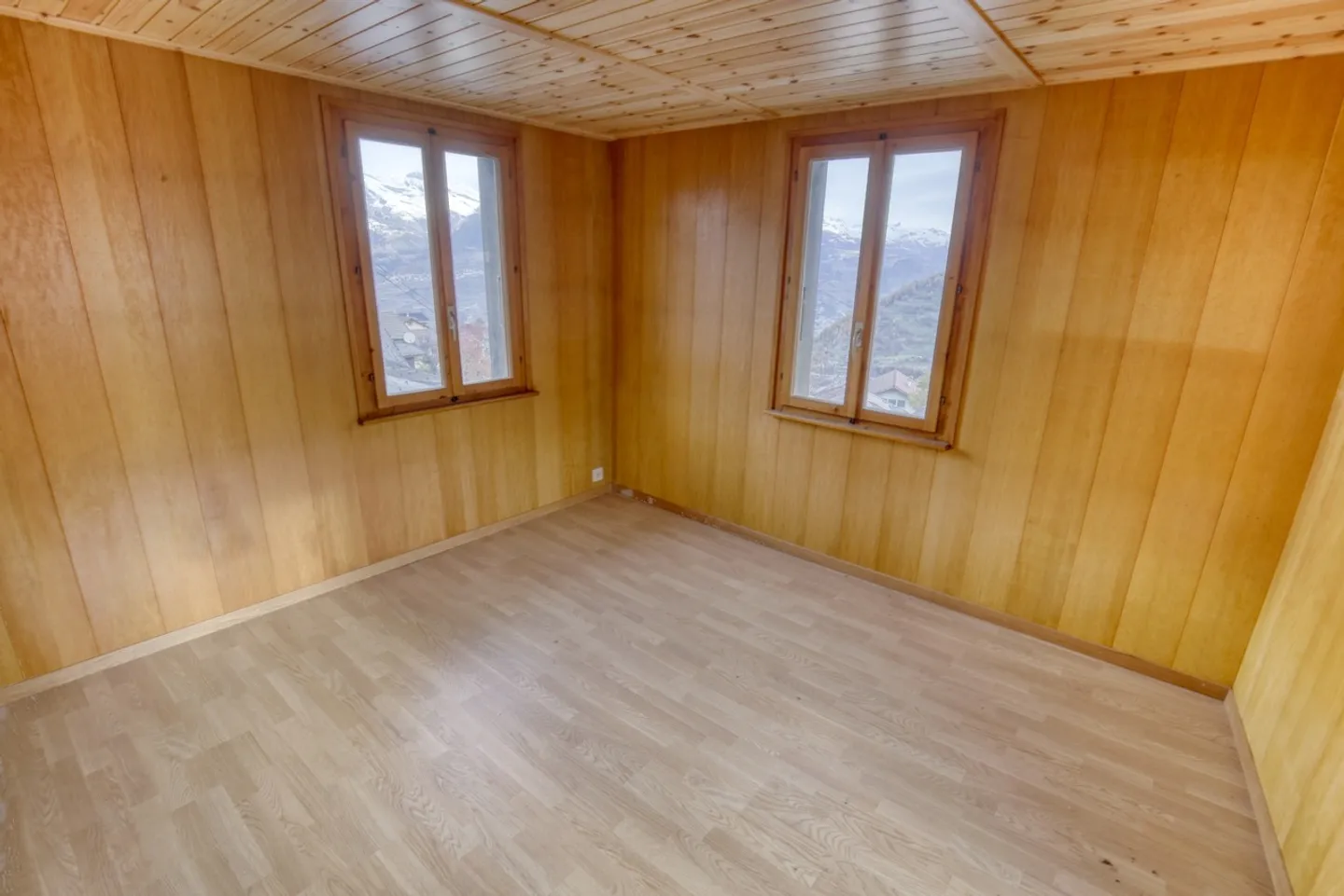 3.5-room apartment and a village café - Photo 5 of 10