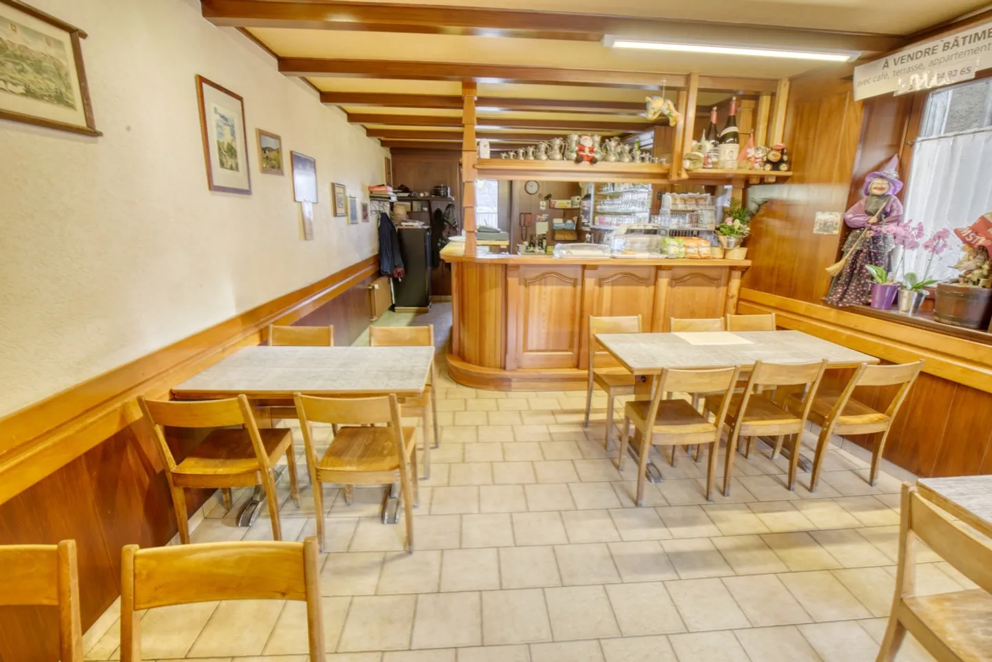 3.5-room apartment and a village café - Photo 1 of 10