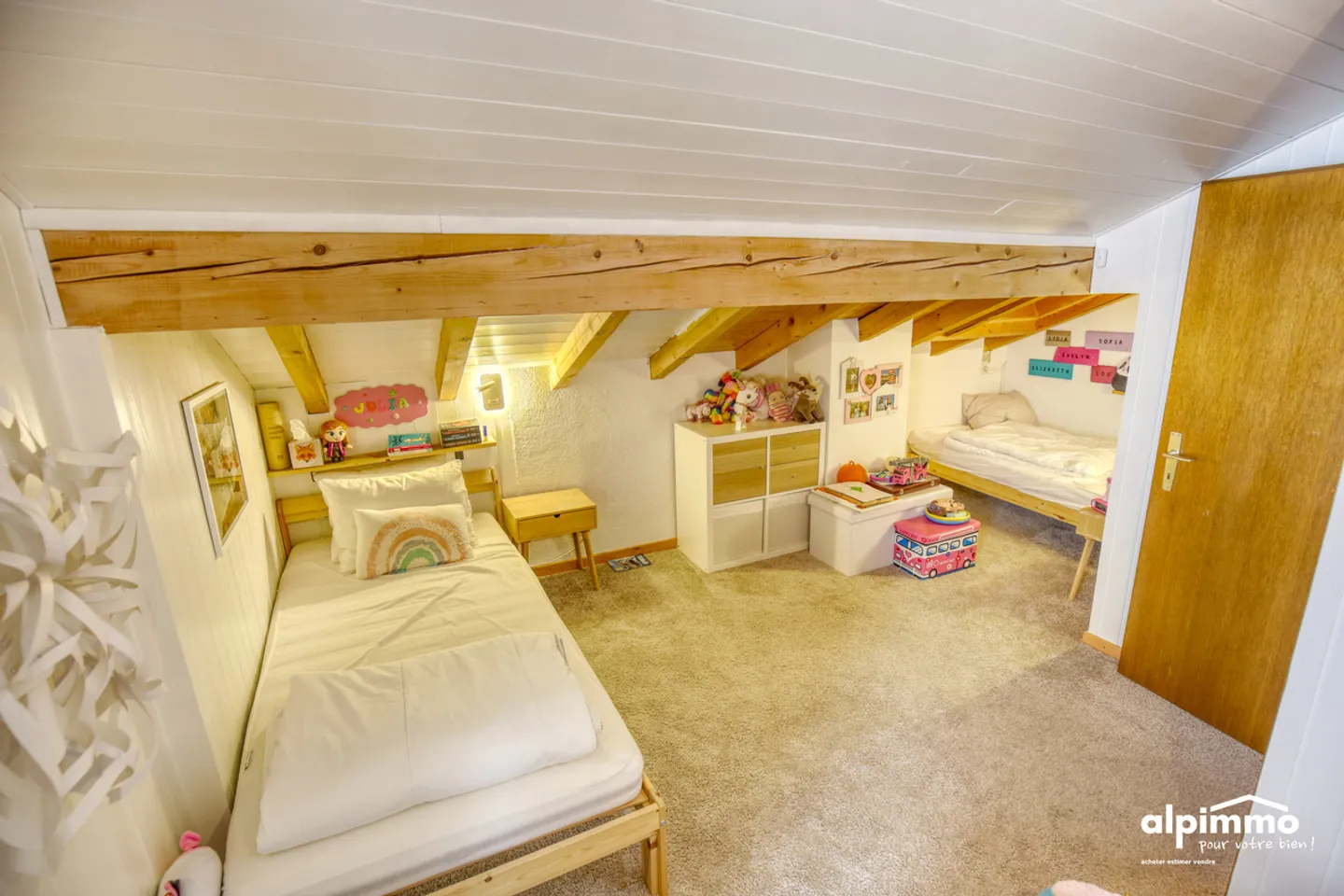 Chalet de caractère avec annexes - Photo 4 sur 13