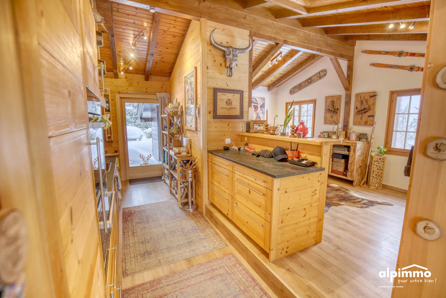 Chalet de caractère avec annexes - Photo 7 sur 13