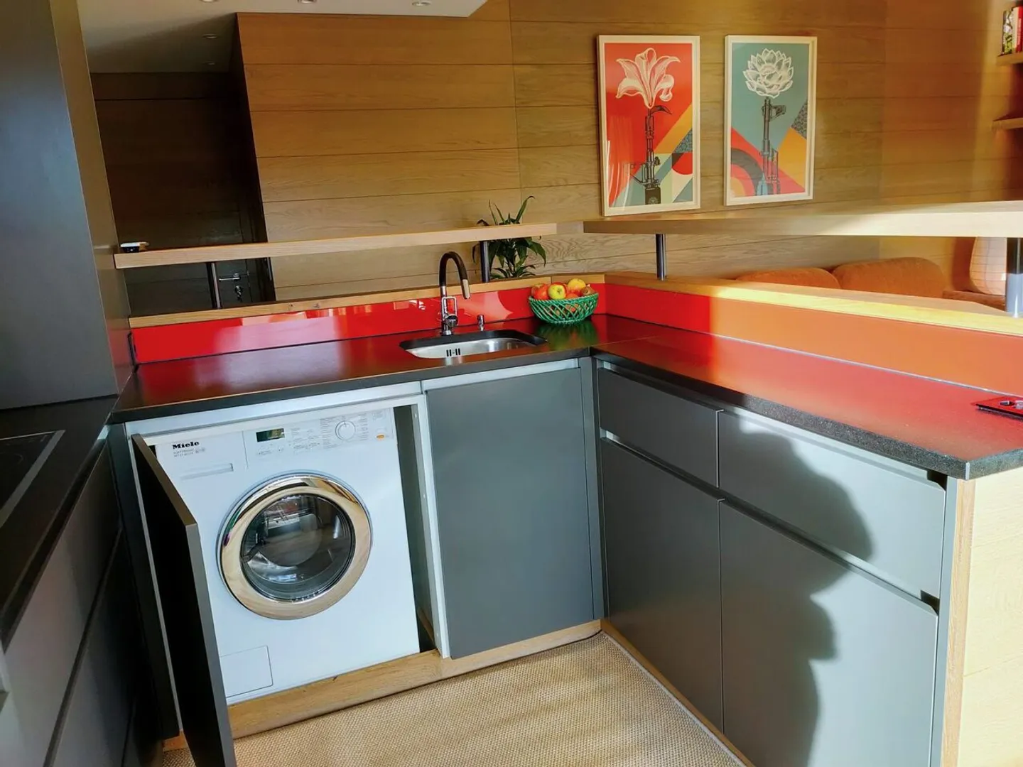 2,5 Zimmer Luxuswohnung mit Kamin - 62 m² renoviert und großer Balkon! - Foto 5 von 13