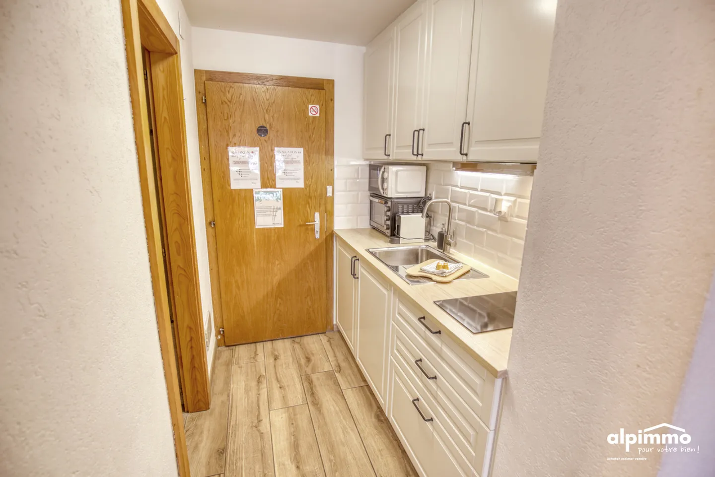 Studio charmant avec terrasse - Photo 8 sur 10