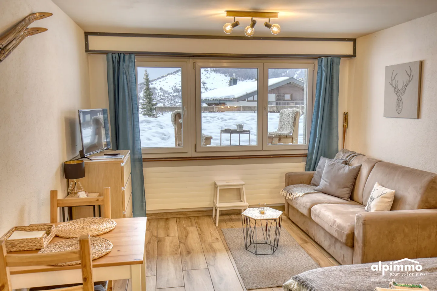 Studio charmant avec terrasse - Photo 2 sur 10