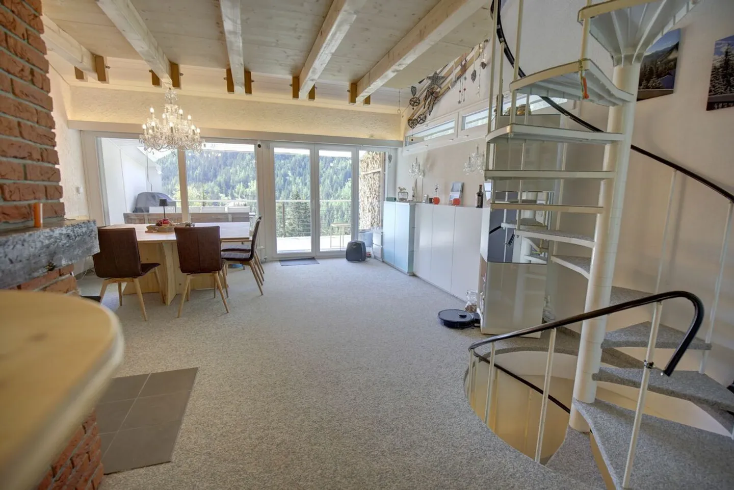 Beautiful semi-detached chalet renovated in Champex-Lac! - Photo 2 of 13