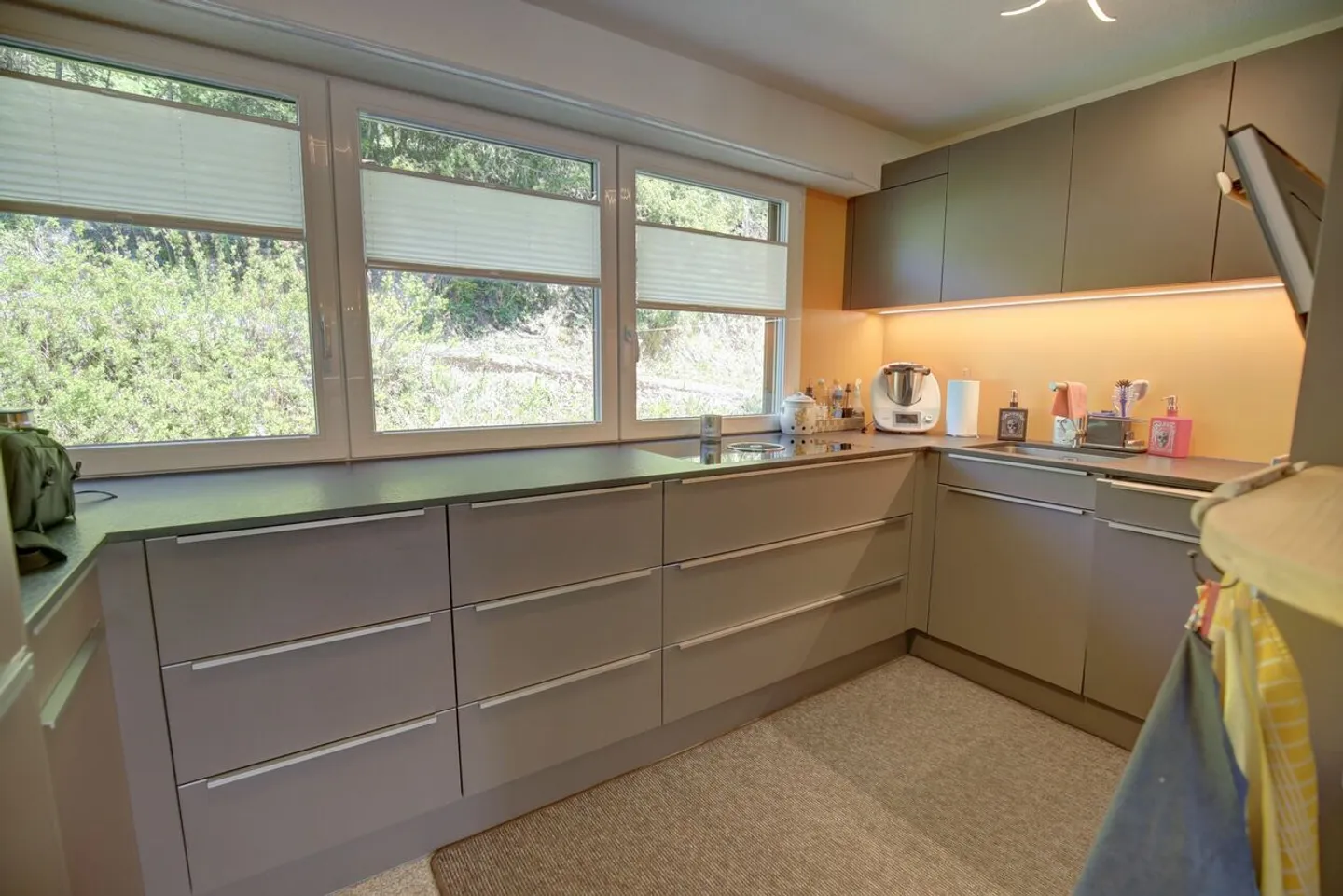 Beautiful semi-detached chalet renovated in Champex-Lac! - Photo 8 of 13