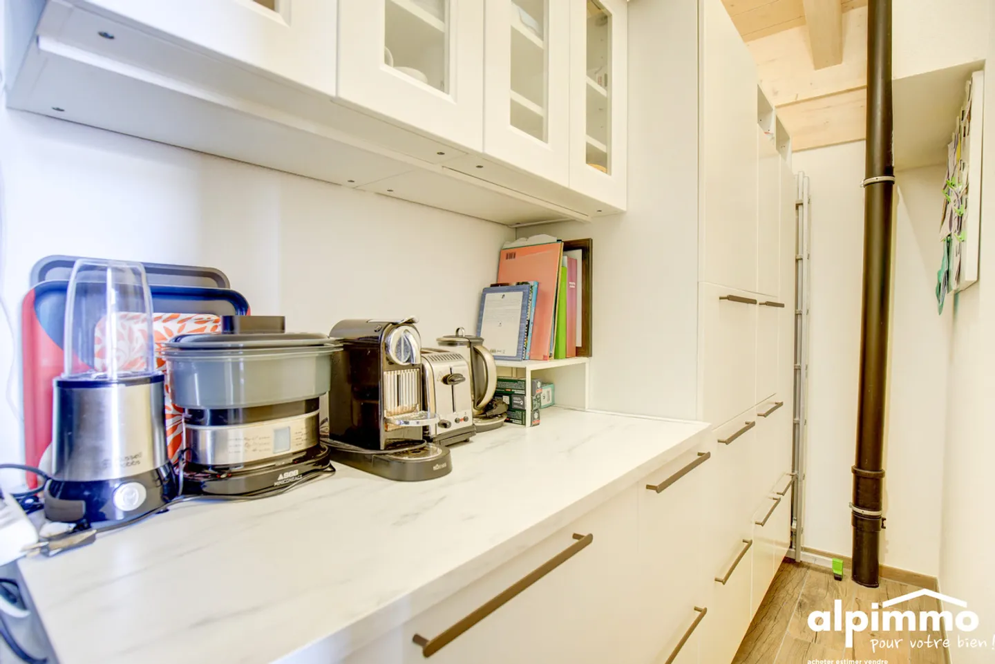 Magnifique chalet au bord du bisse à Nendaz ! - Photo 9 of 13