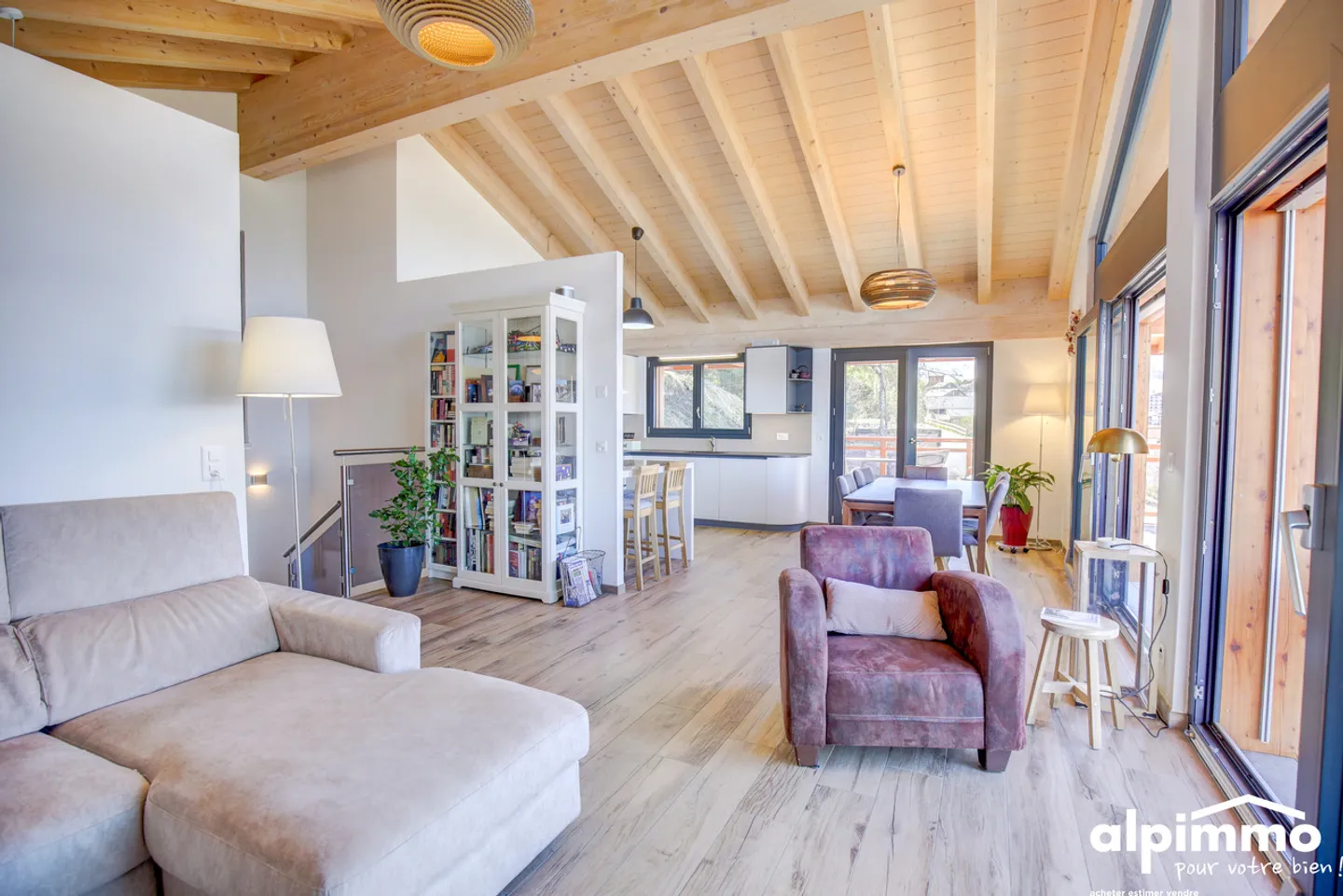 Magnifique chalet au bord du bisse à Nendaz ! - Photo 4 of 13