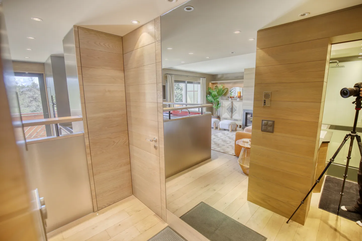 Appartamento di lusso di 2,5 locali con camino - 62 m² ristrutturato e ampio balcone! - Foto 7 di 13