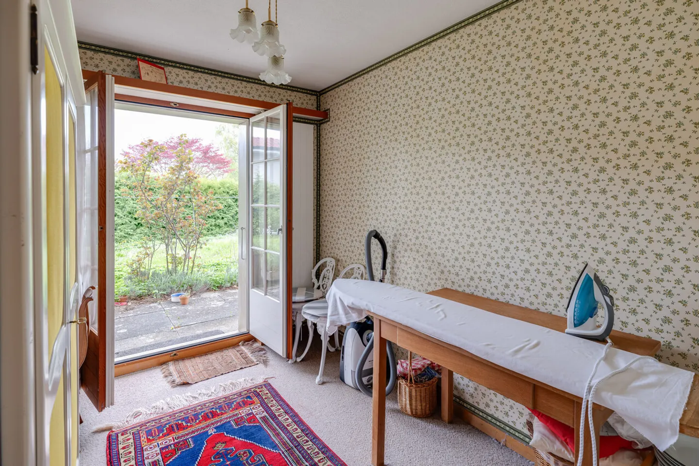 Seltene Gelegenheit! 5.5-Zimmer-EFH mit grossem Garten nahe Nidau-Büren-Kanal - Photo 8 of 13