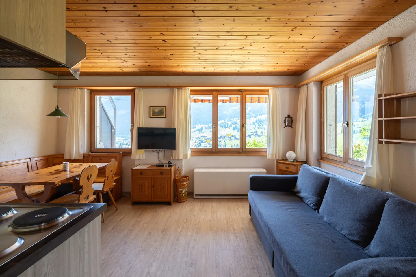 Holiday apartment with spectacular mountain view - a place to linger - Photo 2 of 13