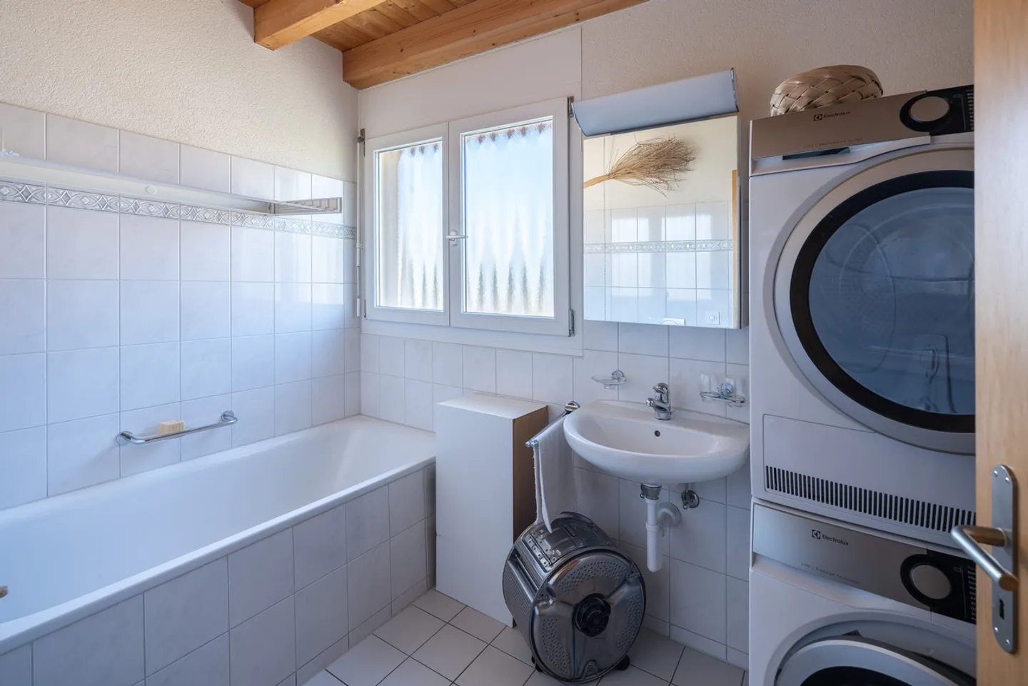 Nicht alle Tage! Wunderbare 4.5 -5.5 Zi.-Dachwohnung mit Galerie - Foto 6 von 13