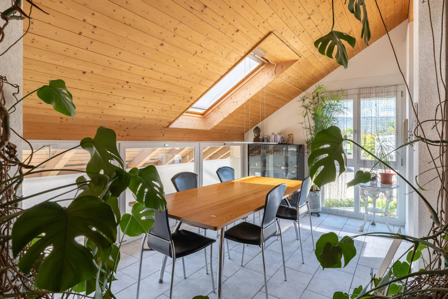Nicht alle Tage! Wunderbare 4.5 -5.5 Zi.-Dachwohnung mit Galerie - Foto 3 von 13