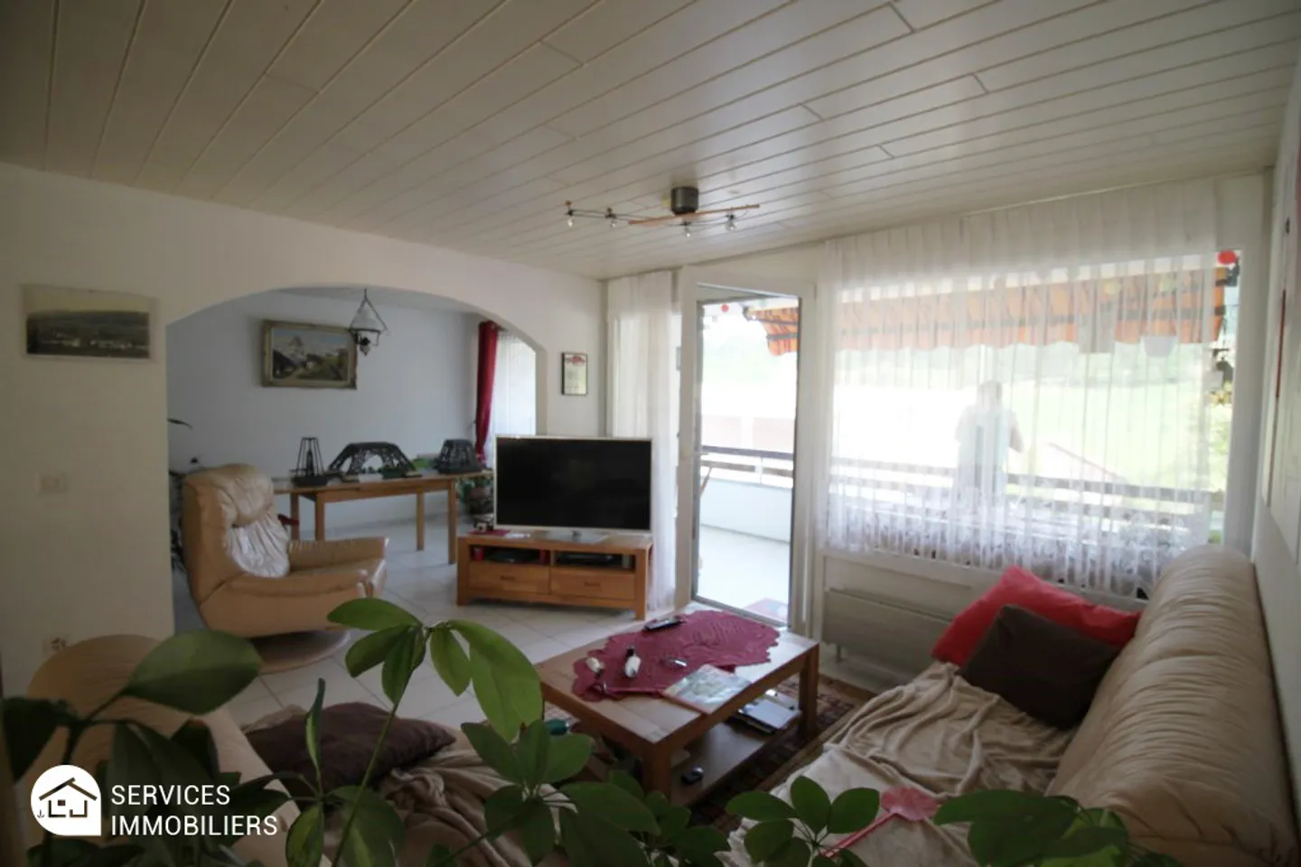 Grande appartamento in una zona tranquilla - Foto 3 di 12
