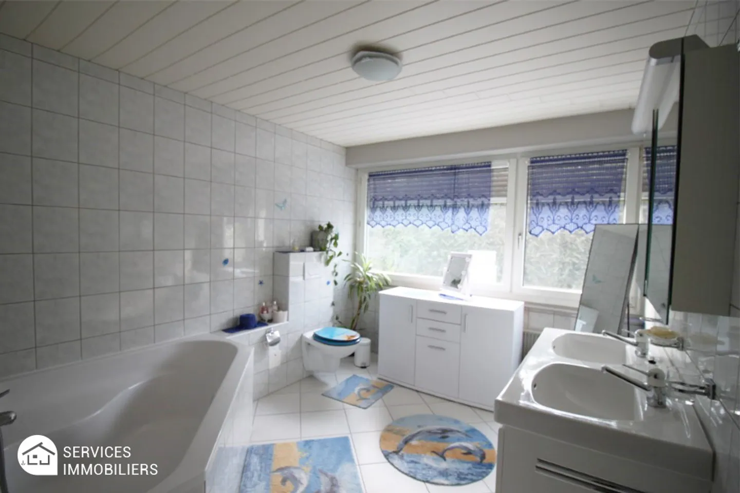 Grande appartamento in una zona tranquilla - Foto 8 di 12