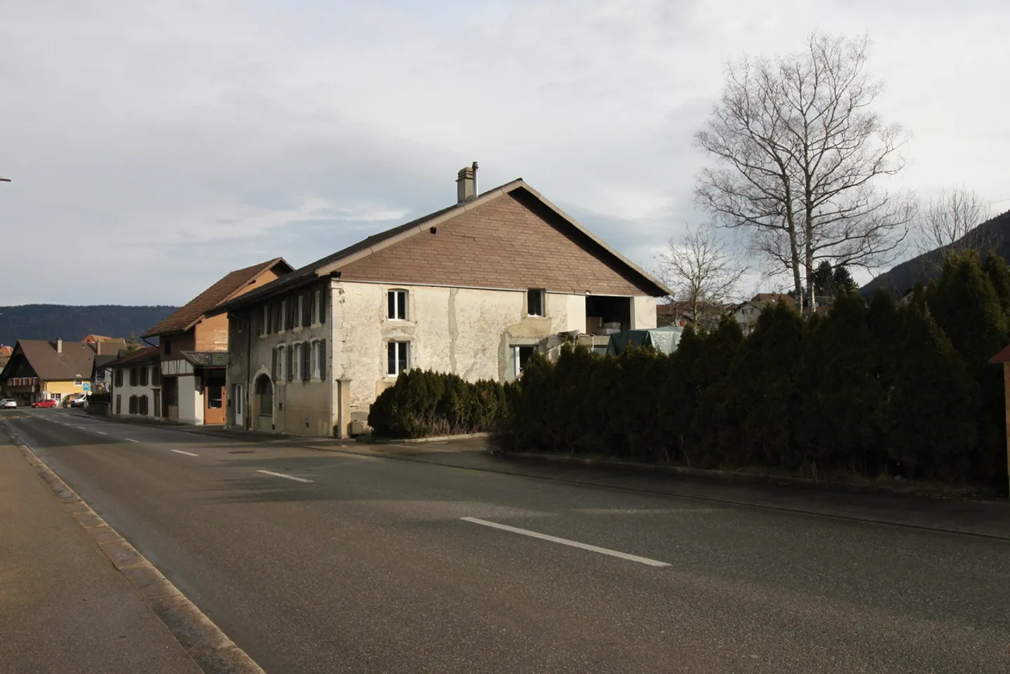 Maison atypique, nombreuses possibilités, idéal indépendant - Photo 5 sur 13